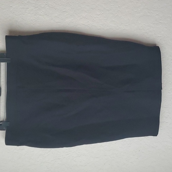 Torrid NWT 2X 18-20 solid black ponte pencil skirt - Picture 2 of 6